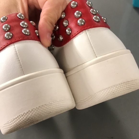 Steve Madden Belle Sneaker - Picture 8 of 11